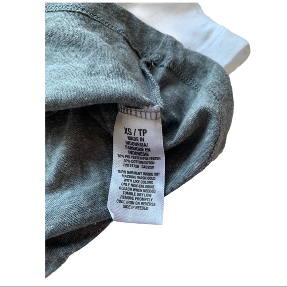 (2) Aeropostale Basic V-Neck Crop Top Bundle- XS - Picture 14 of 14